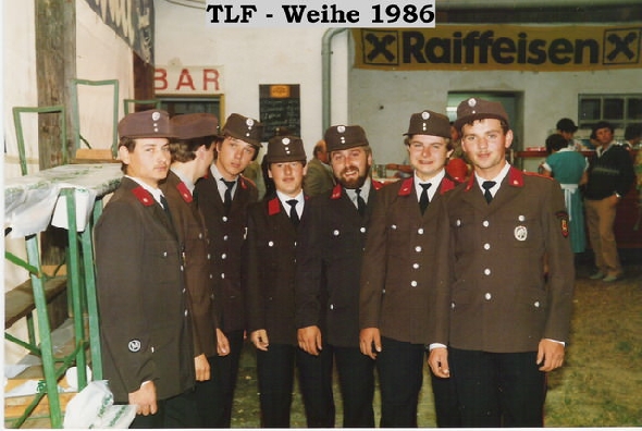 http://www.jormannsdorf.at/ff/bildergalerie/cache/vs_1986%20Autoweihe_Weihe002.jpg