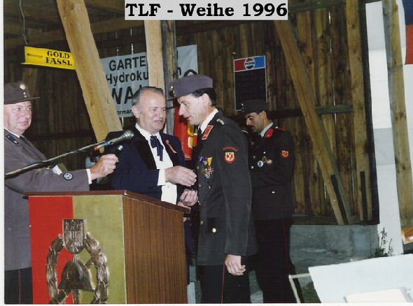 http://www.jormannsdorf.at/ff/bildergalerie/cache/vs_1986%20Autoweihe_Weihe003.jpg