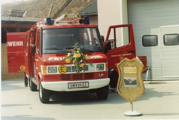 http://www.jormannsdorf.at/ff/bildergalerie/cache/vs_1992%20Autoweihe_Autoweihe001.jpg