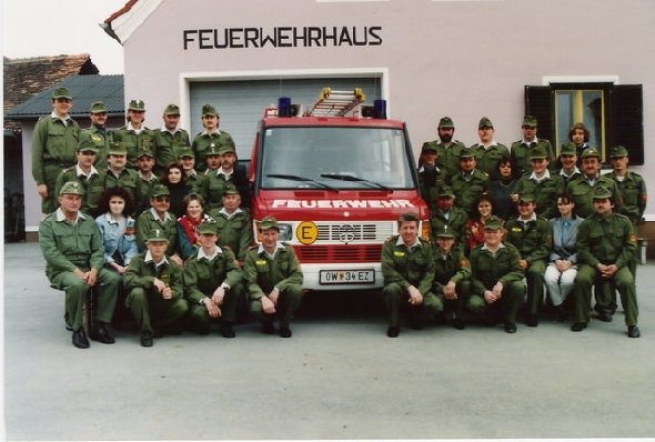 http://www.jormannsdorf.at/ff/bildergalerie/cache/vs_1992%20Autoweihe_Autoweihe006.jpg