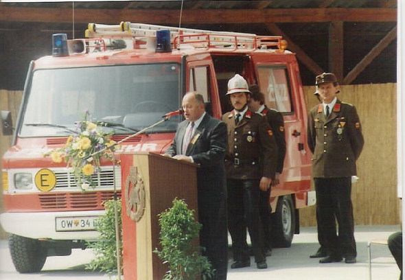http://www.jormannsdorf.at/ff/bildergalerie/cache/vs_1992%20Autoweihe_Autoweihe007.jpg