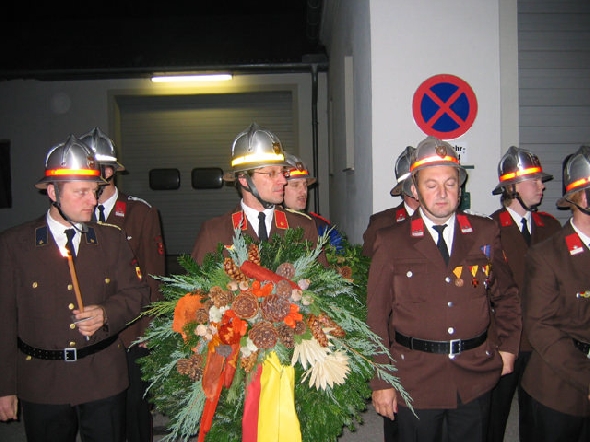 http://www.jormannsdorf.at/ff/bildergalerie/cache/vs_2004%20Allerheiligenfeier_allerheiligenfeier002.jpg