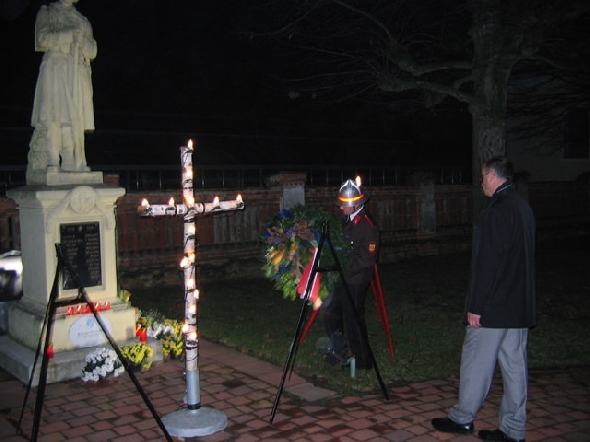 http://www.jormannsdorf.at/ff/bildergalerie/cache/vs_2004%20Allerheiligenfeier_allerheiligenfeier011.jpg