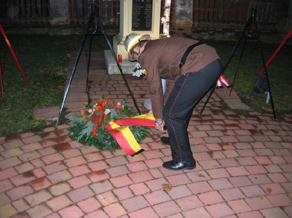 http://www.jormannsdorf.at/ff/bildergalerie/cache/vs_2004%20Allerheiligenfeier_allerheiligenfeier014.jpg