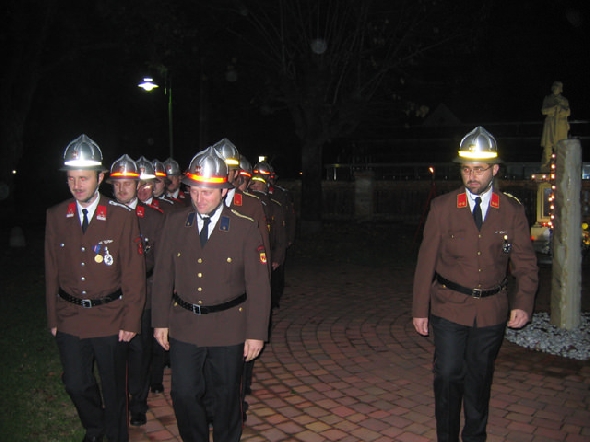 http://www.jormannsdorf.at/ff/bildergalerie/cache/vs_2004%20Allerheiligenfeier_allerheiligenfeier020.jpg