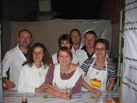 http://www.jormannsdorf.at/ff/bildergalerie/cache/vs_2004%20Daemmerschoppen%20FF%20Jormannsdorf_jormannsdorf012.jpg