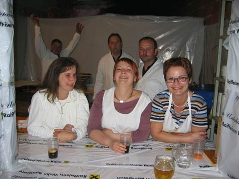 http://www.jormannsdorf.at/ff/bildergalerie/cache/vs_2004%20Daemmerschoppen%20FF%20Jormannsdorf_jormannsdorf014.jpg