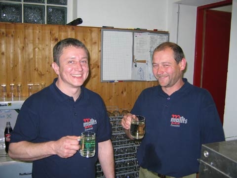 http://www.jormannsdorf.at/ff/bildergalerie/cache/vs_2004%20Daemmerschoppen%20FF%20Jormannsdorf_jormannsdorf025.jpg