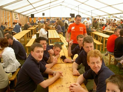 http://www.jormannsdorf.at/ff/bildergalerie/cache/vs_2004%20Pfingsfest%20Aschau_pfingstfest001.jpg