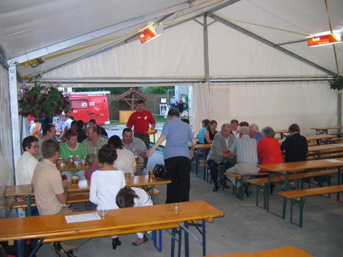http://www.jormannsdorf.at/ff/bildergalerie/cache/vs_2005%20Daemmerschoppen%20FF%20Jormannsdorf_fest011.jpg