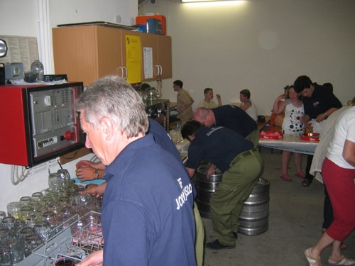http://www.jormannsdorf.at/ff/bildergalerie/cache/vs_2005%20Daemmerschoppen%20FF%20Jormannsdorf_fest016.jpg