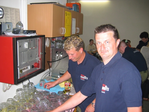 http://www.jormannsdorf.at/ff/bildergalerie/cache/vs_2005%20Daemmerschoppen%20FF%20Jormannsdorf_fest017.jpg