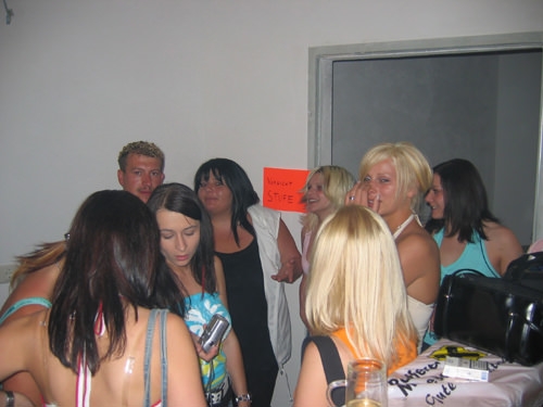 http://www.jormannsdorf.at/ff/bildergalerie/cache/vs_2005%20Daemmerschoppen%20FF%20Jormannsdorf_fest031.jpg