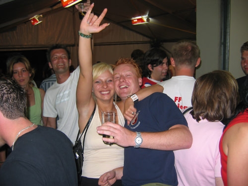 http://www.jormannsdorf.at/ff/bildergalerie/cache/vs_2005%20Daemmerschoppen%20FF%20Jormannsdorf_fest042.jpg