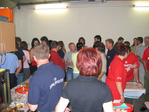 http://www.jormannsdorf.at/ff/bildergalerie/cache/vs_2005%20Daemmerschoppen%20FF%20Jormannsdorf_fest046.jpg