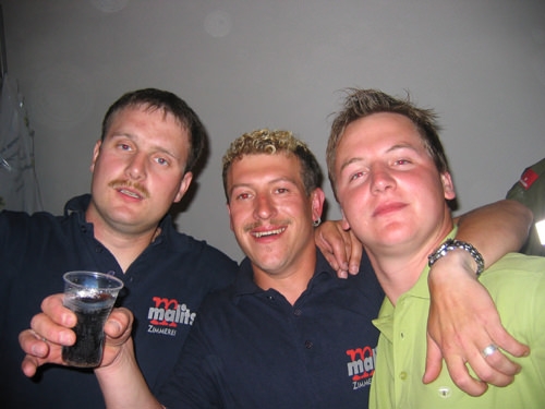 http://www.jormannsdorf.at/ff/bildergalerie/cache/vs_2005%20Daemmerschoppen%20FF%20Jormannsdorf_fest050.jpg