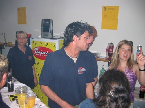 http://www.jormannsdorf.at/ff/bildergalerie/cache/vs_2005%20Daemmerschoppen%20FF%20Jormannsdorf_fest051.jpg