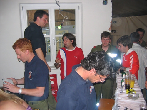 http://www.jormannsdorf.at/ff/bildergalerie/cache/vs_2005%20Daemmerschoppen%20FF%20Jormannsdorf_fest055.jpg