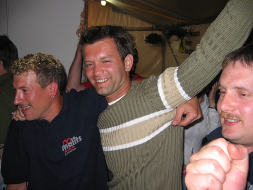 http://www.jormannsdorf.at/ff/bildergalerie/cache/vs_2005%20Daemmerschoppen%20FF%20Jormannsdorf_fest058.jpg