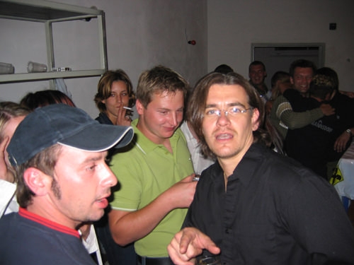 http://www.jormannsdorf.at/ff/bildergalerie/cache/vs_2005%20Daemmerschoppen%20FF%20Jormannsdorf_fest063.jpg