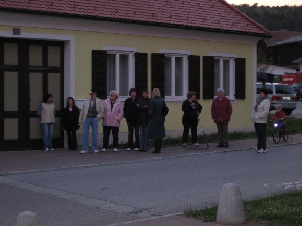 http://www.jormannsdorf.at/ff/bildergalerie/cache/vs_2008_04_26%20Maibaum_CANON%20140.jpg