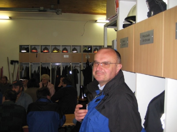 http://www.jormannsdorf.at/ff/bildergalerie/cache/vs_2008_04_26%20Maibaum_CANON%20148.jpg