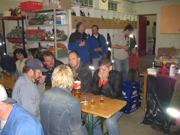 http://www.jormannsdorf.at/ff/bildergalerie/cache/vs_2008_04_26%20Maibaum_CANON%20155.jpg
