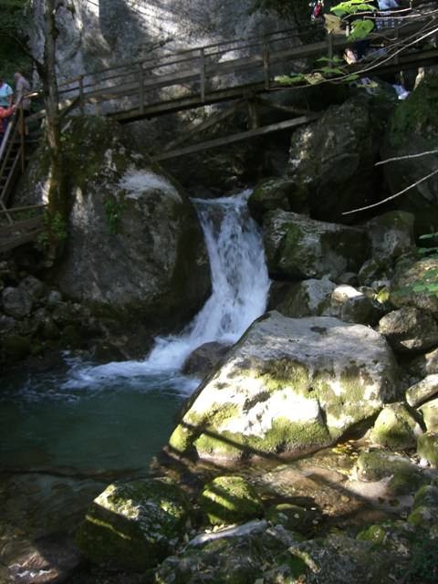 http://www.jormannsdorf.at/ff/bildergalerie/cache/vs_2008_08_30%20Feuerwehrausflug_CIMG1860.JPG