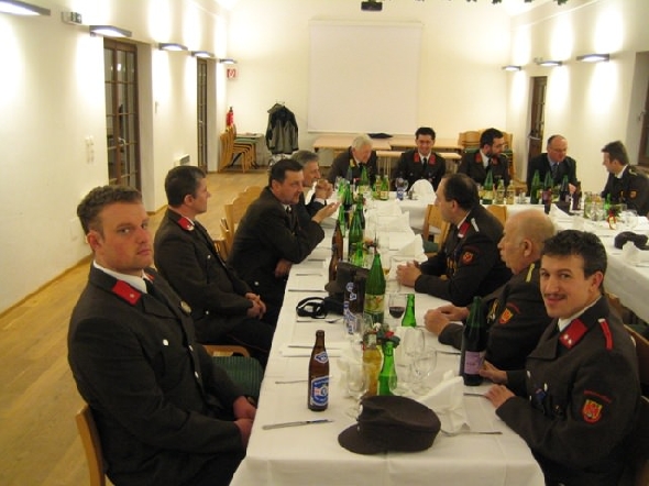 http://www.jormannsdorf.at/ff/bildergalerie/cache/vs_2009_02_27%20Jahreshauptdienstbesprechung_Jahreshaupt02.jpg
