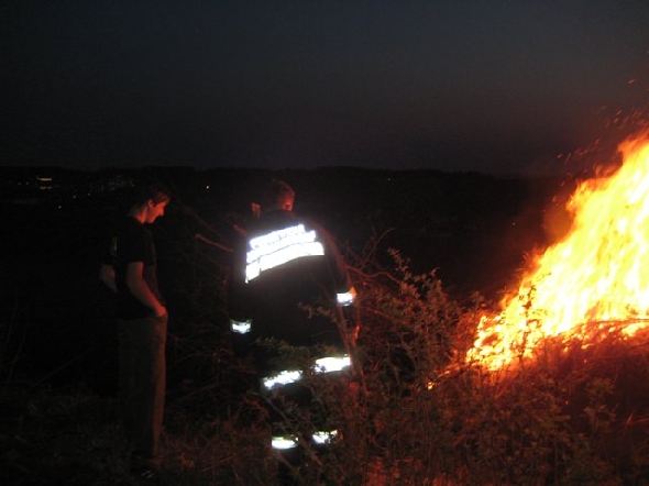 http://www.jormannsdorf.at/ff/bildergalerie/cache/vs_2009_04_11%20Osterfeuer_FF%20142.jpg