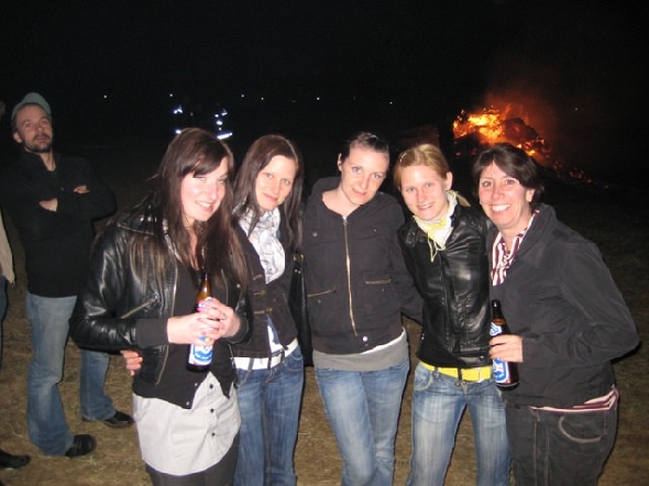 http://www.jormannsdorf.at/ff/bildergalerie/cache/vs_2009_04_11%20Osterfeuer_FF%20166.jpg