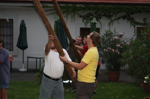 http://www.jormannsdorf.at/ff/bildergalerie/cache/vs_2009_07_15%20Batthyany%20Keller%20Storchennest_IMG_1525.jpg