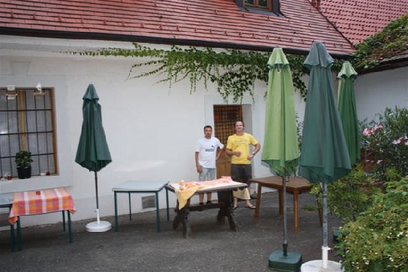 http://www.jormannsdorf.at/ff/bildergalerie/cache/vs_2009_07_15%20Batthyany%20Keller%20Storchennest_IMG_1536.jpg