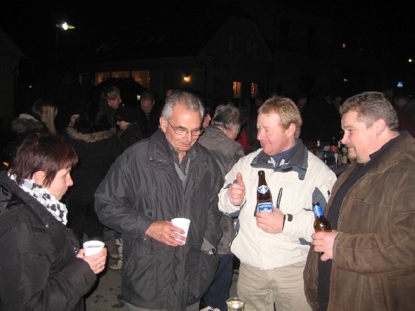 http://www.jormannsdorf.at/ff/bildergalerie/cache/vs_2009_12_31%20Silvester_Photos%20047.jpg