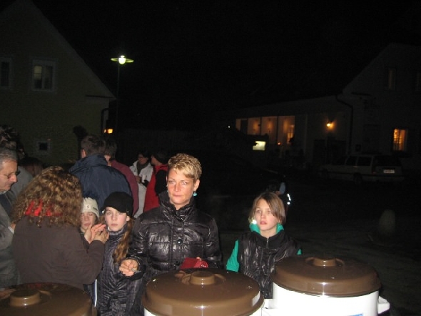 http://www.jormannsdorf.at/ff/bildergalerie/cache/vs_2009_12_31%20Silvester_Photos%20053.jpg