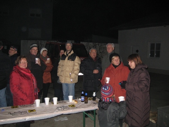 http://www.jormannsdorf.at/ff/bildergalerie/cache/vs_2009_12_31%20Silvester_Photos%20068.jpg