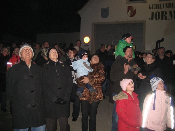http://www.jormannsdorf.at/ff/bildergalerie/cache/vs_2009_12_31%20Silvester_Photos%20071.jpg