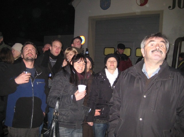 http://www.jormannsdorf.at/ff/bildergalerie/cache/vs_2009_12_31%20Silvester_Photos%20074.jpg