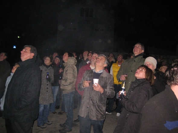 http://www.jormannsdorf.at/ff/bildergalerie/cache/vs_2009_12_31%20Silvester_Photos%20075.jpg