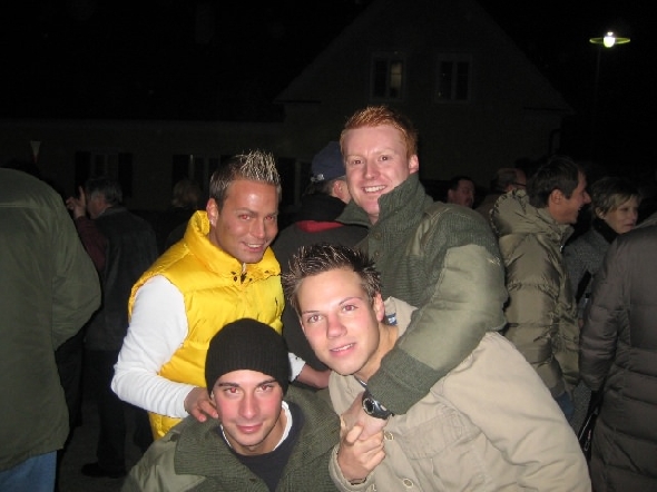 http://www.jormannsdorf.at/ff/bildergalerie/cache/vs_2009_12_31%20Silvester_Photos%20093.jpg