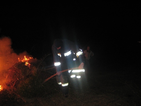 http://www.jormannsdorf.at/ff/bildergalerie/cache/vs_2010_04_03%20Osterfeuer_Photos%20061.jpg