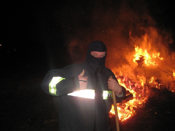 http://www.jormannsdorf.at/ff/bildergalerie/cache/vs_2010_04_03%20Osterfeuer_Photos%20062.jpg