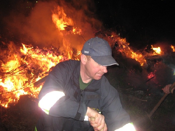 http://www.jormannsdorf.at/ff/bildergalerie/cache/vs_2010_04_03%20Osterfeuer_Photos%20063.jpg