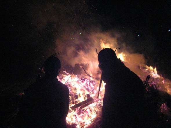 http://www.jormannsdorf.at/ff/bildergalerie/cache/vs_2010_04_03%20Osterfeuer_Photos%20064.jpg