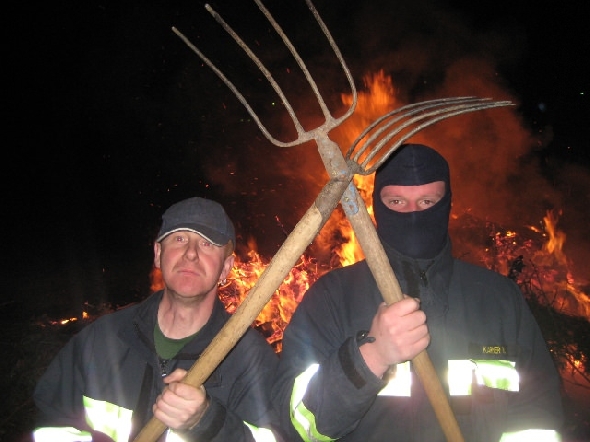 http://www.jormannsdorf.at/ff/bildergalerie/cache/vs_2010_04_03%20Osterfeuer_Photos%20065.jpg