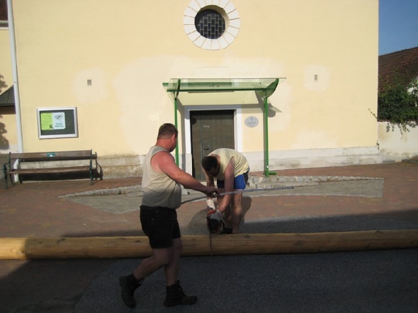 http://www.jormannsdorf.at/ff/bildergalerie/cache/vs_2010_06_11%20Maibaumumschnitt_Photos%20032.jpg