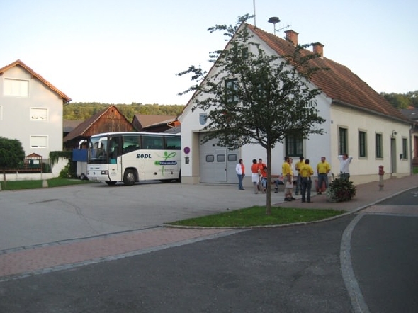 http://www.jormannsdorf.at/ff/bildergalerie/cache/vs_2010_08_21%20Feuerwehr%20Ausflug_Photos%20003.jpg