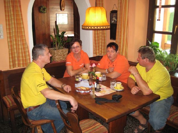 http://www.jormannsdorf.at/ff/bildergalerie/cache/vs_2010_08_21%20Feuerwehr%20Ausflug_Photos%20012.jpg