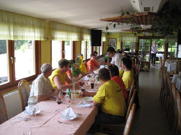 http://www.jormannsdorf.at/ff/bildergalerie/cache/vs_2010_08_21%20Feuerwehr%20Ausflug_Photos%20038.jpg