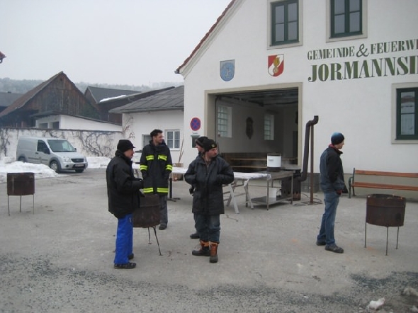 http://www.jormannsdorf.at/ff/bildergalerie/cache/vs_2010_12_31%20Silvester_Photos%20178.jpg